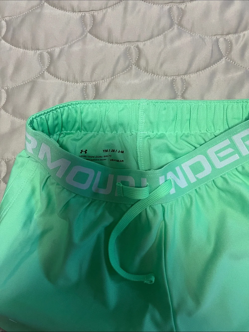 Under Armour Girls' Multicolor Athletic Shorts. Excellent condition!!!